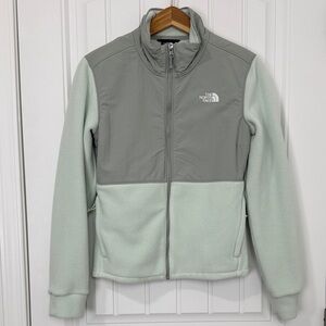 The North Face Women's Fleece Jacket Size Small